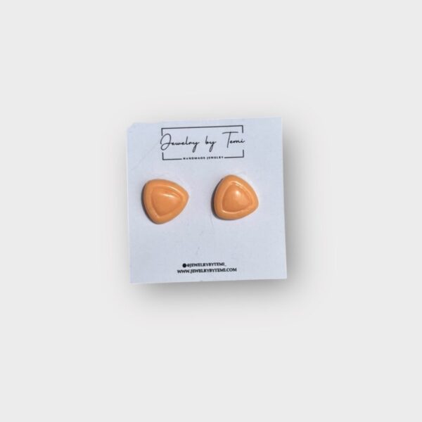 Triangular studs